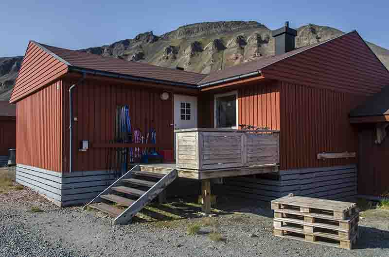 18 - Noruega - islas Svalbard - isla de Spitsbergen - Longyearbyen - casa